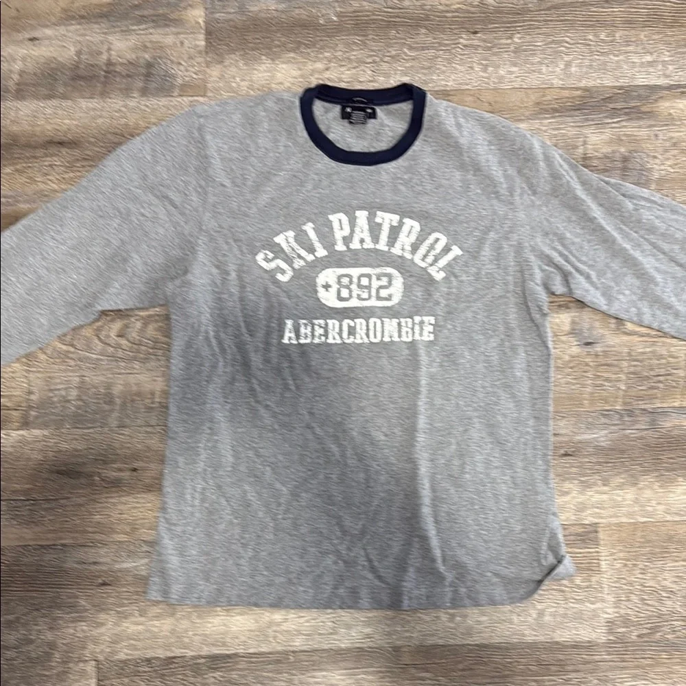 Abercrombie & Fitch Gray Long Sleeve Tee - Picture 2 of 5